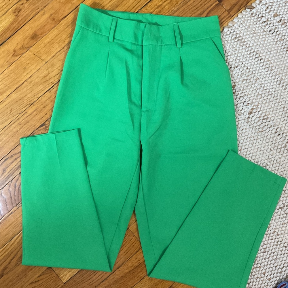 SHEIN Women's Vibrant Green Cropped Pants